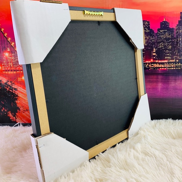 8 hour price drop SUPREME 12’x12’ FRAMED FAIRCHILD - Picture 5 of 7